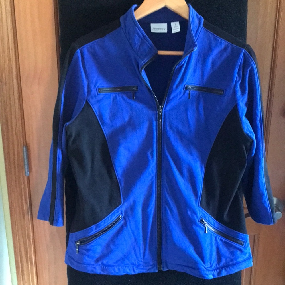 Chicos Zenergy top size 1 (8-10)